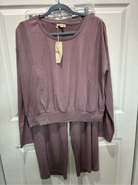 Mystree Ribbed Two-Piece Lounge Set in Dusty Lavender